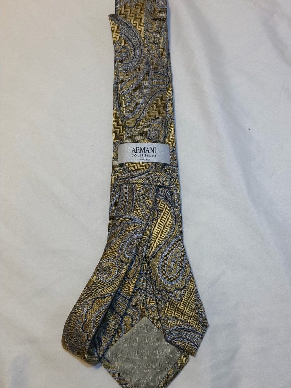 BEAUTIFUL Armani Collezioni  DESIGNER Men's Gold Paisley Silk Tie